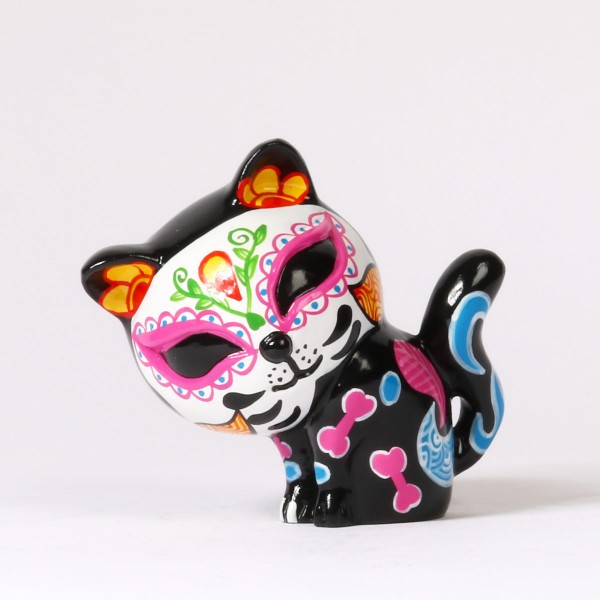 Tisha-Cat_standing_pink-eyes_1_600x600.jpg